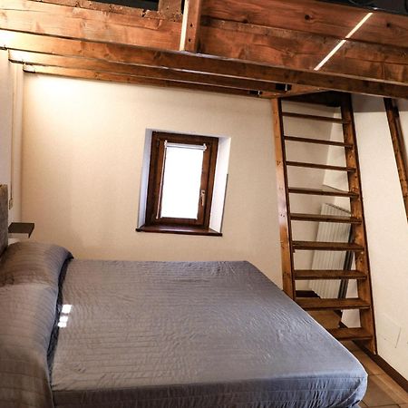 Vittoria Holiday House - Tulip Apartment And Tulip Room Stresa Bagian luar foto