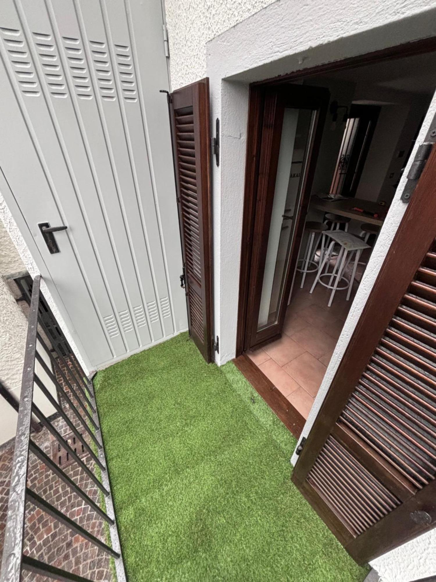 Vittoria Holiday House - Tulip Apartment And Tulip Room Stresa Bagian luar foto