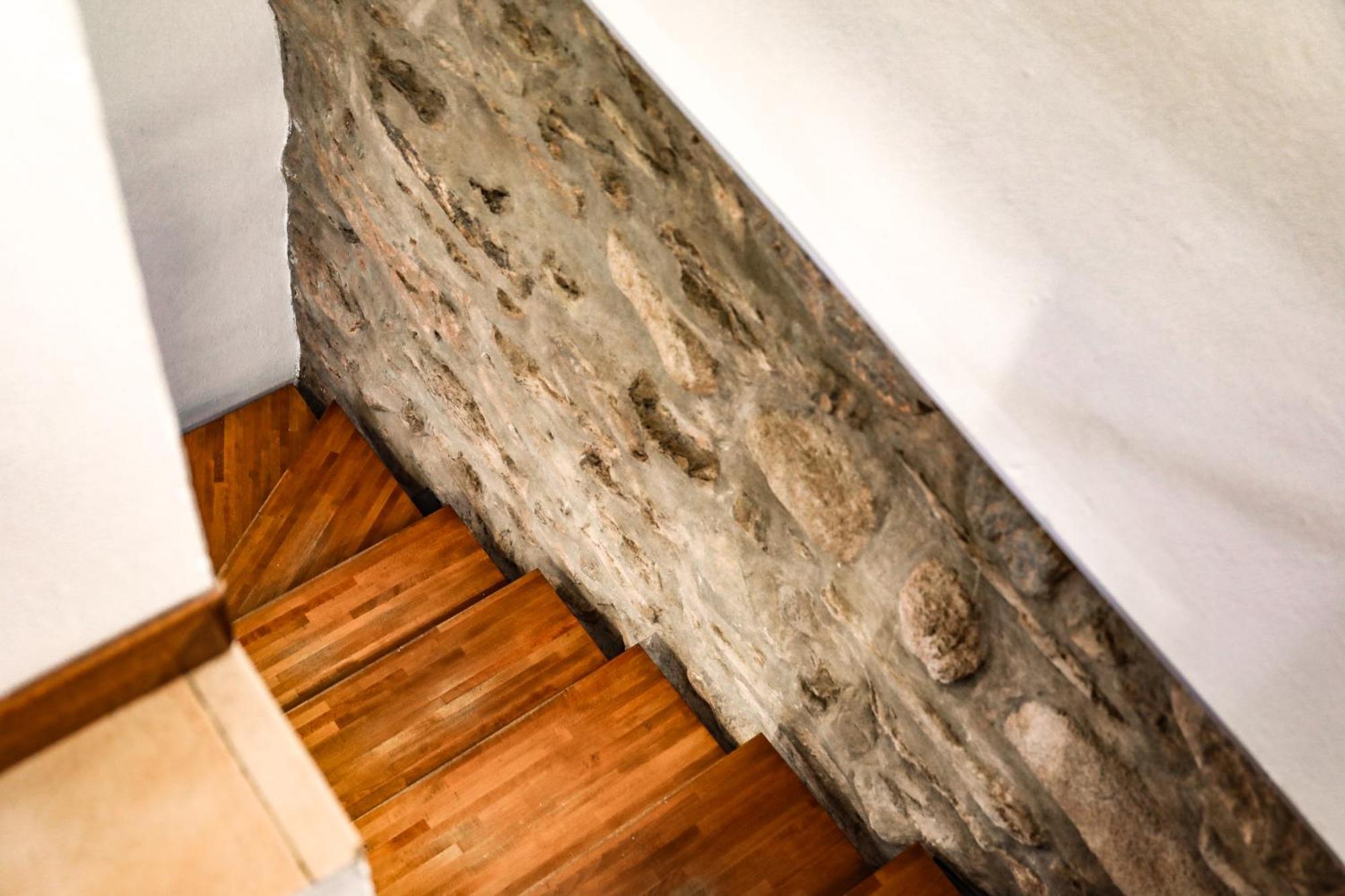Vittoria Holiday House - Tulip Apartment And Tulip Room Stresa Bagian luar foto