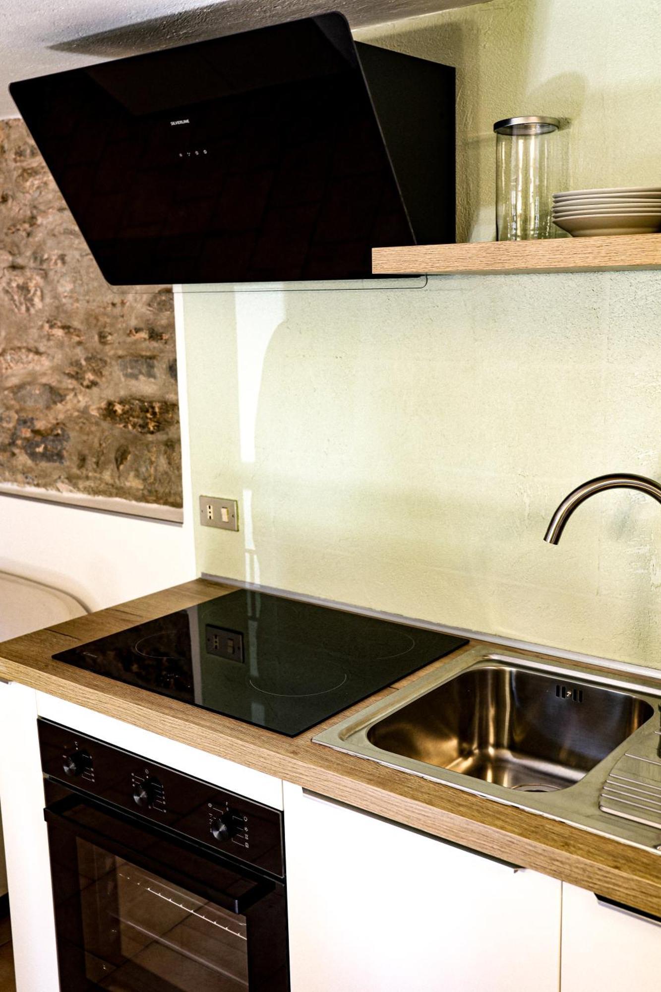 Vittoria Holiday House - Tulip Apartment And Tulip Room Stresa Bagian luar foto